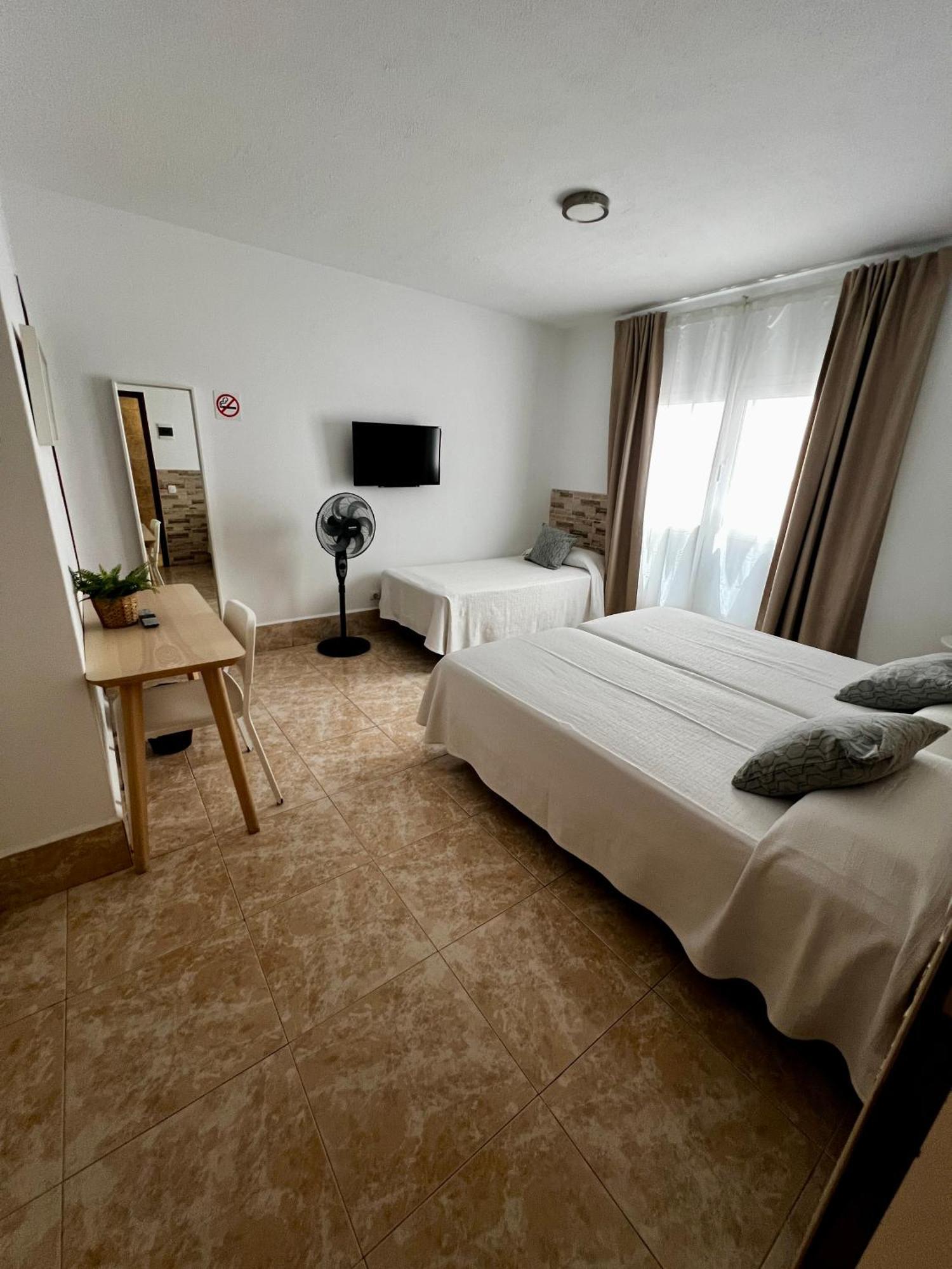 Hostal Residencia Cardona Arrecife  Eksteriør billede