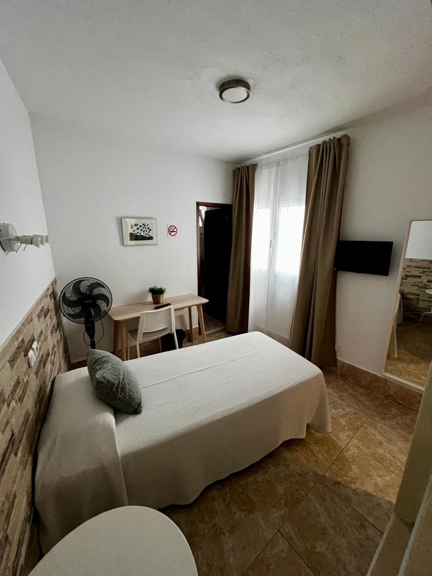 Hostal Residencia Cardona Arrecife  Eksteriør billede